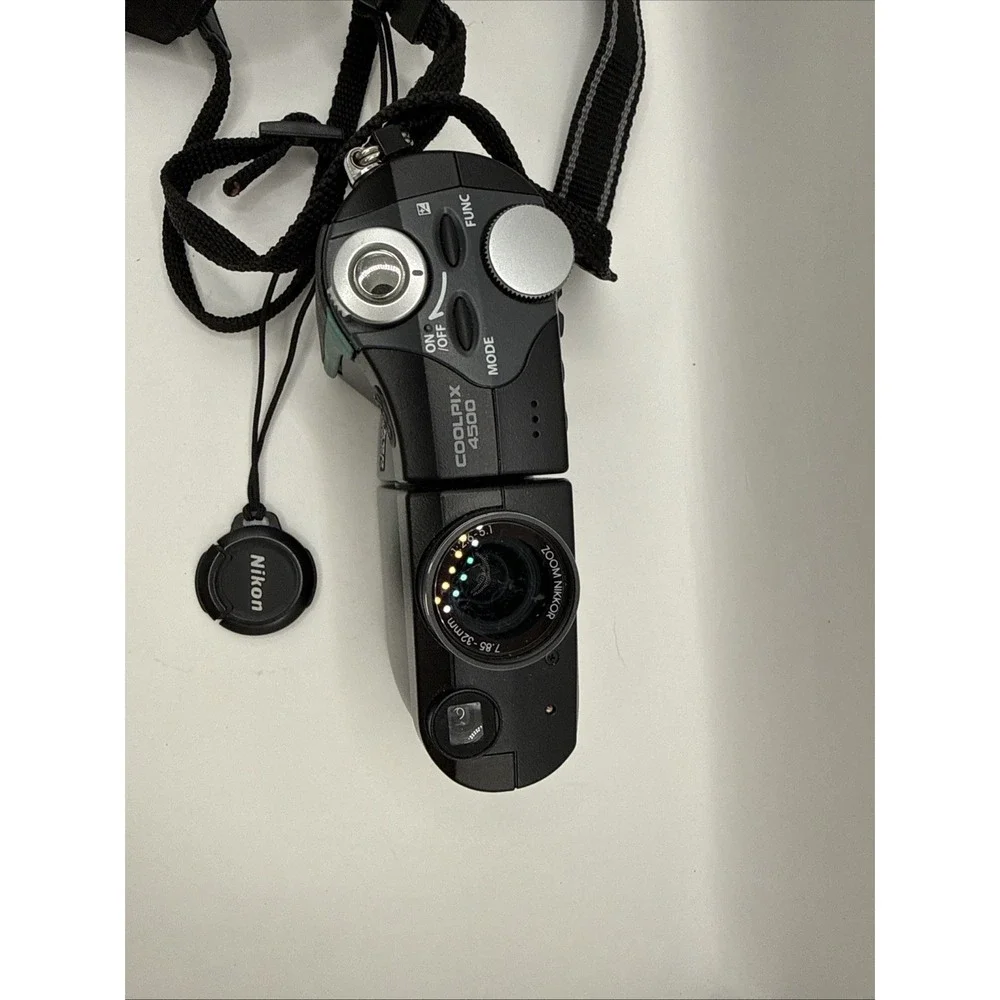 Nikon Coolpix 4500 4.0 MP 1.5